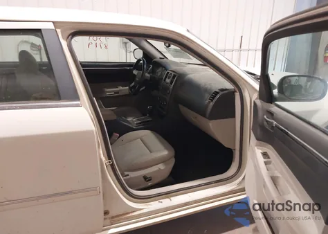 2006 Chrysler 300 Touring z USA, uszkodzony, nr VIN 2C3KA53G66H187992